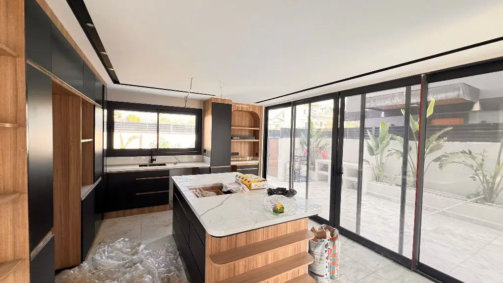 Fitted kitchen